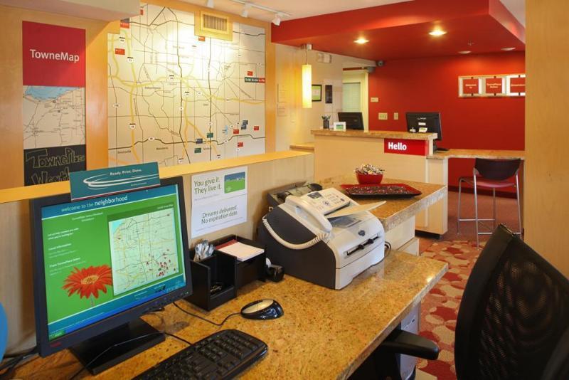 Towneplace Suites Cleveland סטריטסבורו מראה חיצוני תמונה