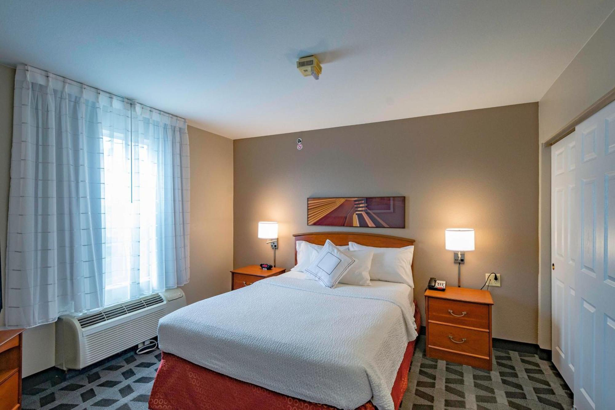 Towneplace Suites Cleveland סטריטסבורו מראה חיצוני תמונה